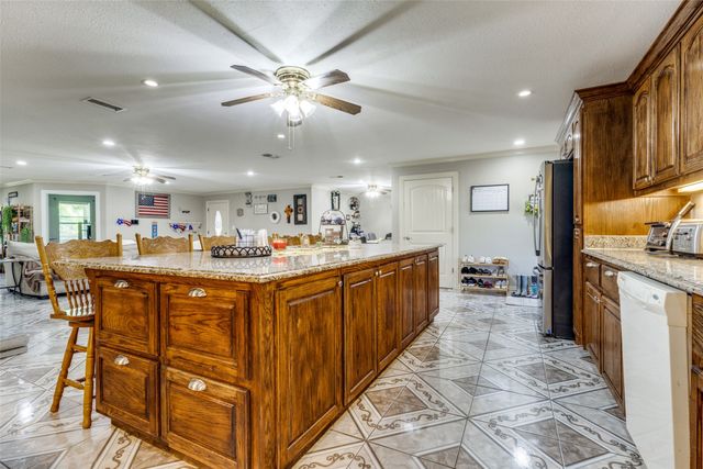 1590 Farm Road 2352, Sumner, TX 75486