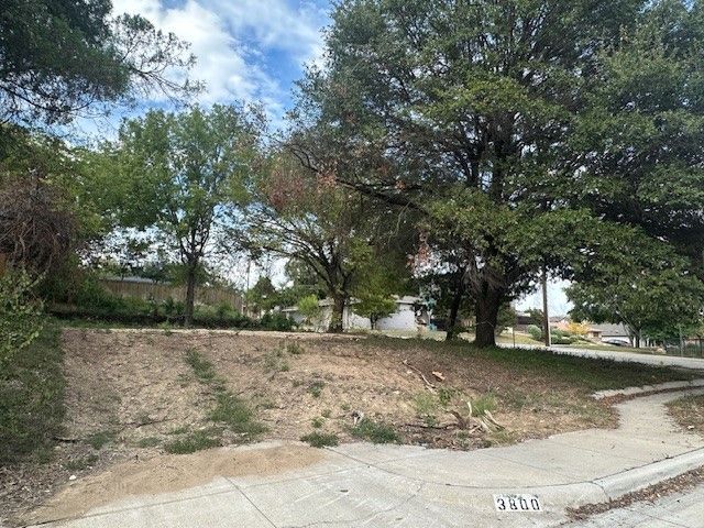 3800 Bryce Avenue, Fort Worth, TX 76107