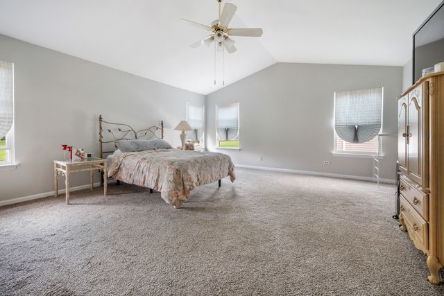 992 Mcphee Drive, Lake In The Hills, IL 60156