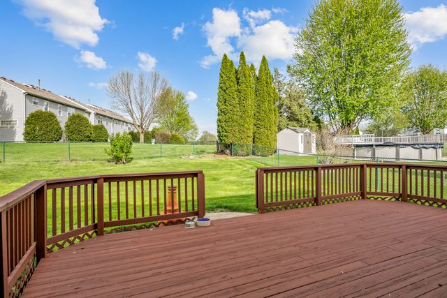 992 Mcphee Drive, Lake In The Hills, IL 60156