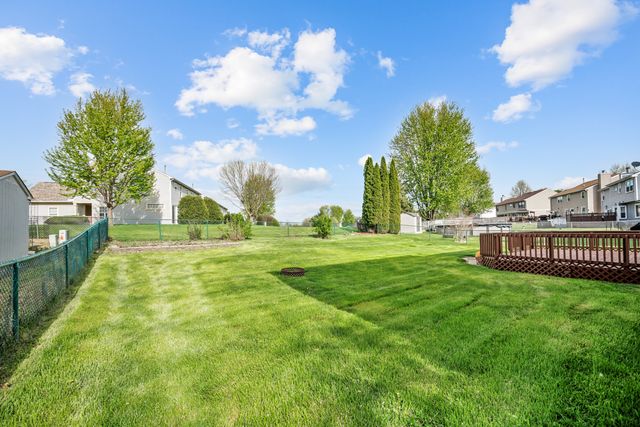 992 Mcphee Drive, Lake In The Hills, IL 60156