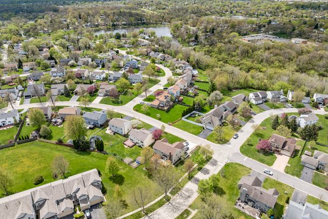992 Mcphee Drive, Lake In The Hills, IL 60156