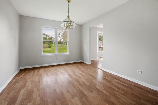 992 Mcphee Drive, Lake In The Hills, IL 60156