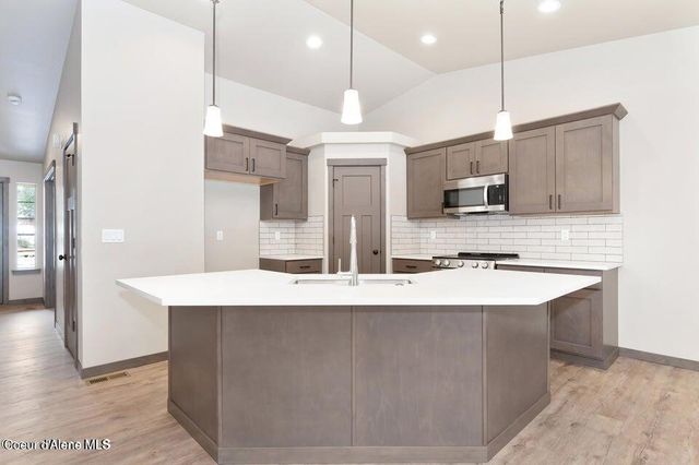 1165 Jersey St, Sandpoint, ID 83864