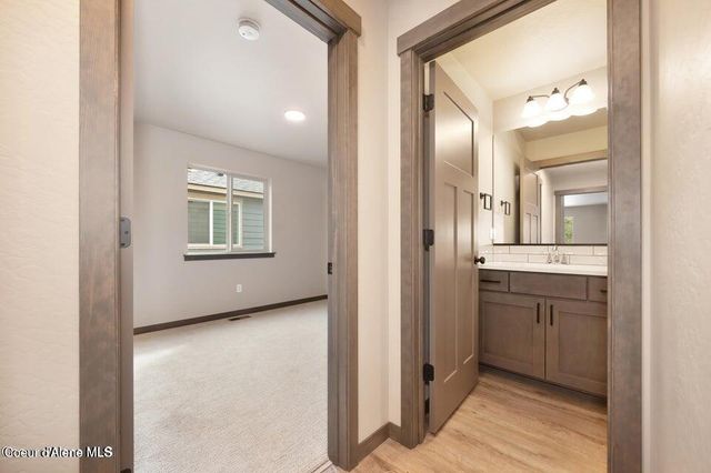 1165 Jersey St, Sandpoint, ID 83864