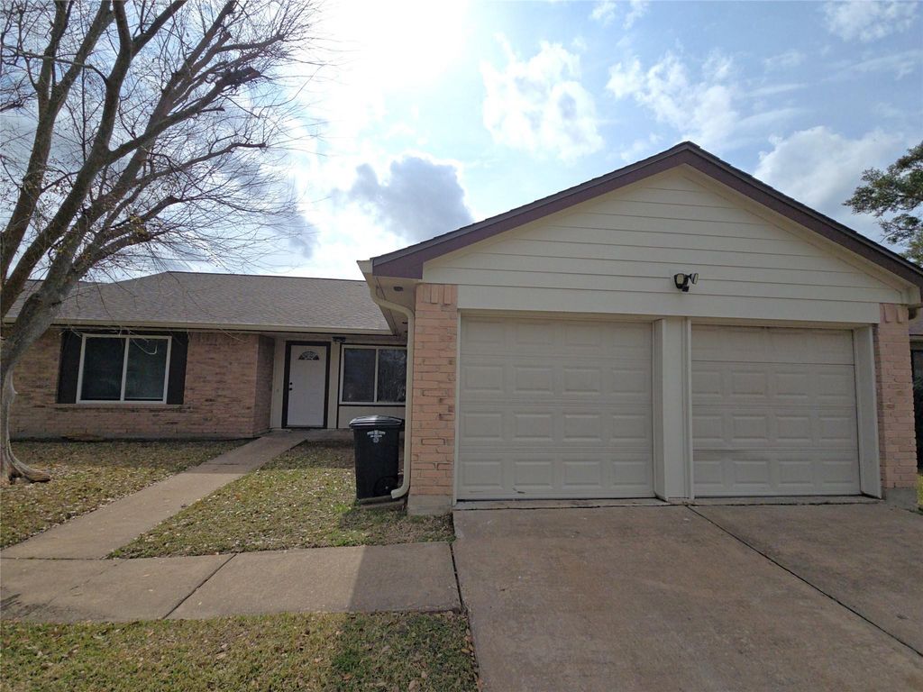 19415 Southaven Drive, Houston, TX 77084