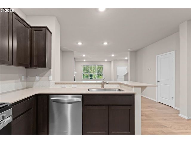 16117 Nw RELIANCE Ln, Portland, OR 97229