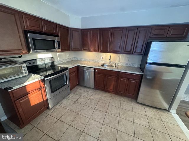 1 KENDALL CT, Marlton, NJ 08053