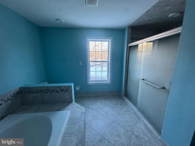 1 KENDALL CT, Marlton, NJ 08053