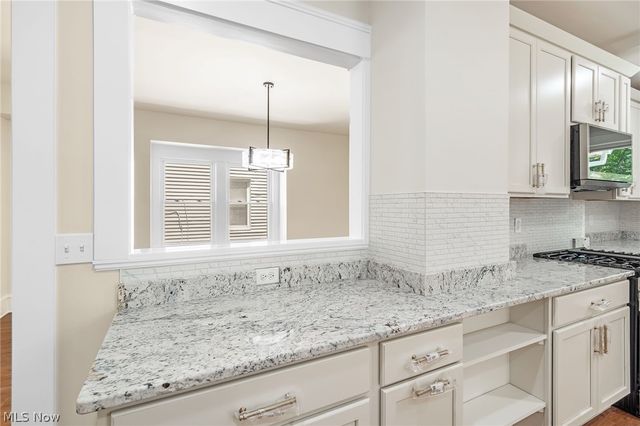 2165 W 95th Street, Cleveland, OH 44102