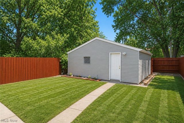 2165 W 95th Street, Cleveland, OH 44102