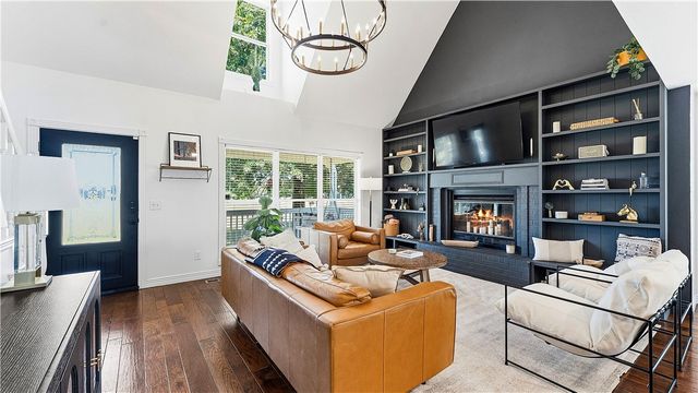 4301 SW 2nd Street, Bentonville, AR 72712
