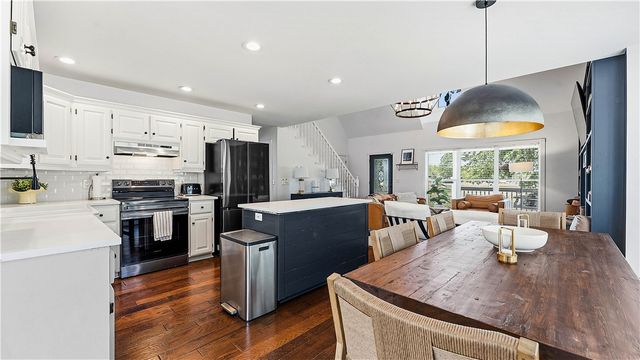 4301 SW 2nd Street, Bentonville, AR 72712