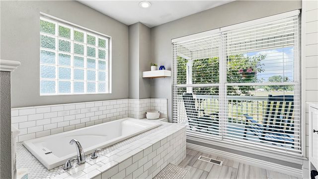 4301 SW 2nd Street, Bentonville, AR 72712
