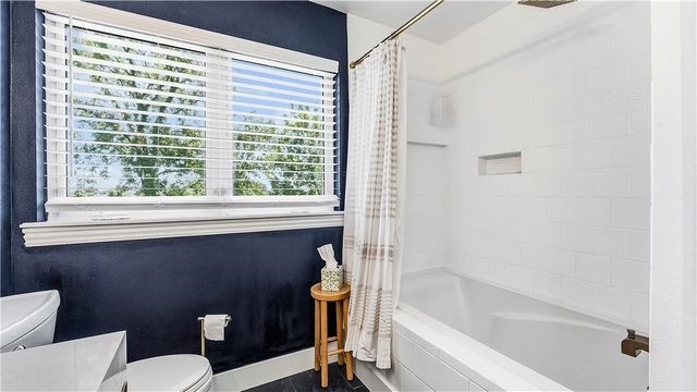 4301 SW 2nd Street, Bentonville, AR 72712
