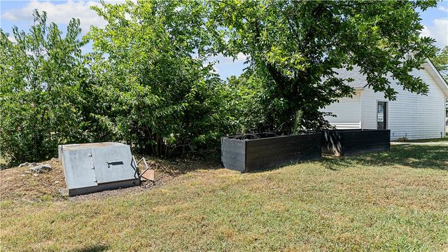 4301 SW 2nd Street, Bentonville, AR 72712