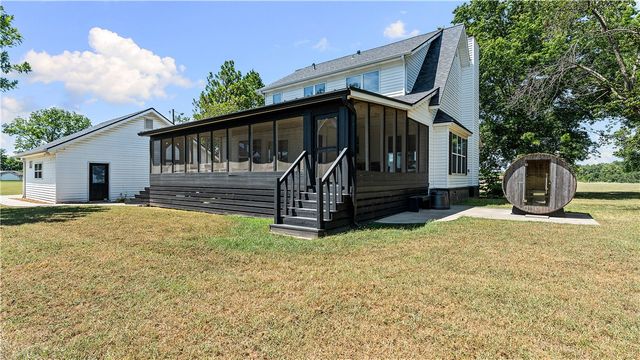 4301 SW 2nd Street, Bentonville, AR 72712