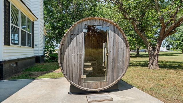 4301 SW 2nd Street, Bentonville, AR 72712