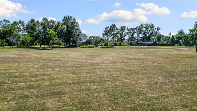4301 SW 2nd Street, Bentonville, AR 72712