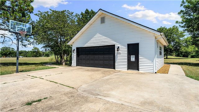 4301 SW 2nd Street, Bentonville, AR 72712