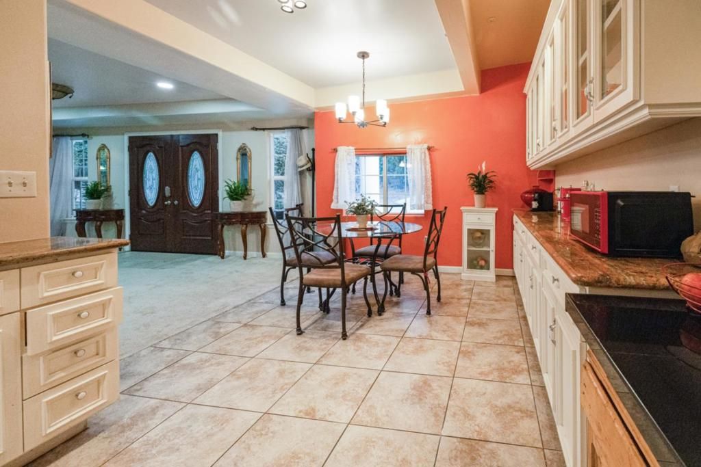 Image 12 of property listing at 18171 Berta Canyon Road, Salinas, CA 93907