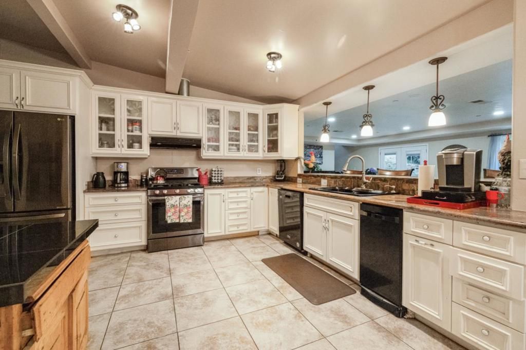 Image 13 of property listing at 18171 Berta Canyon Road, Salinas, CA 93907