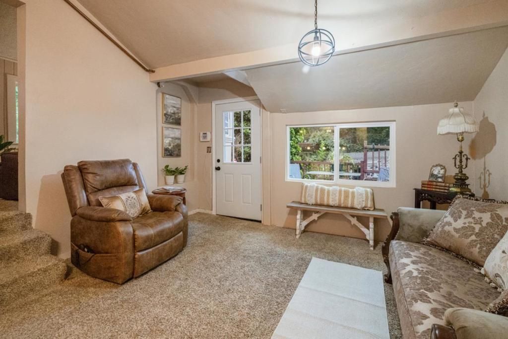 Image 16 of property listing at 18171 Berta Canyon Road, Salinas, CA 93907