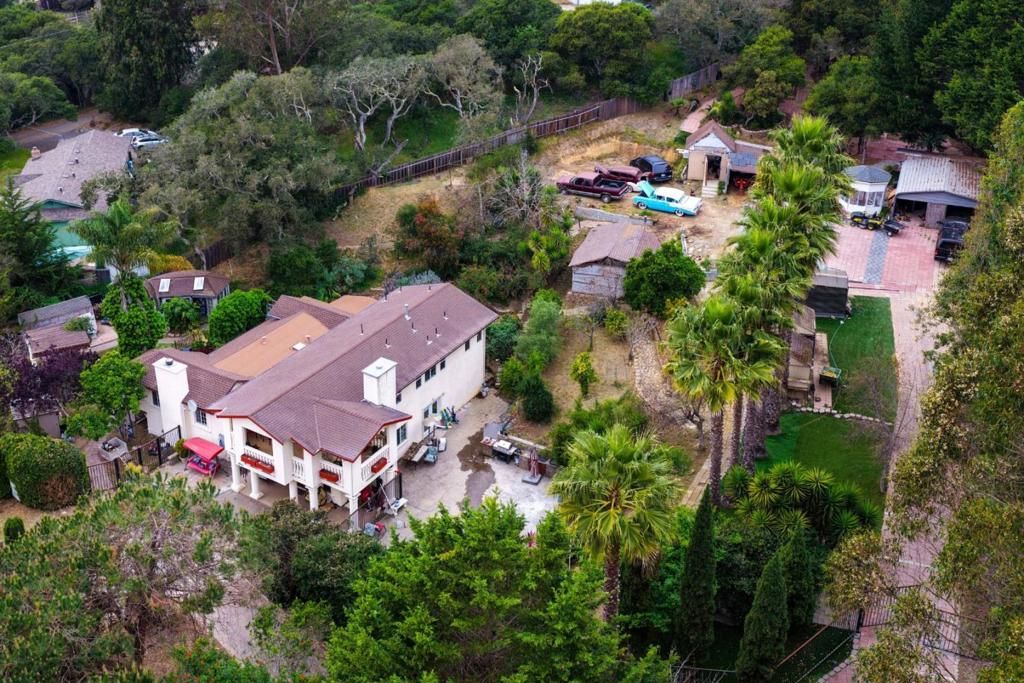 Image 2 of property listing at 18171 Berta Canyon Road, Salinas, CA 93907