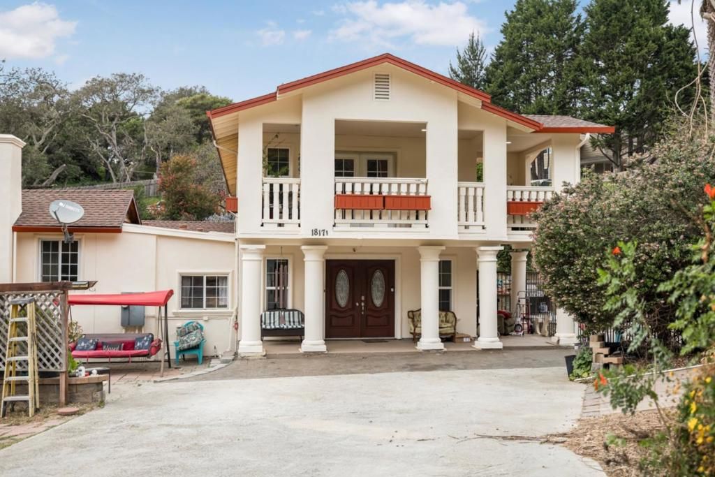 Image 5 of property listing at 18171 Berta Canyon Road, Salinas, CA 93907