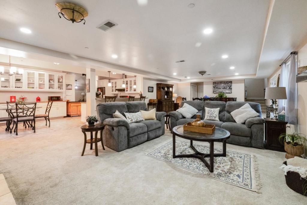 Image 7 of property listing at 18171 Berta Canyon Road, Salinas, CA 93907