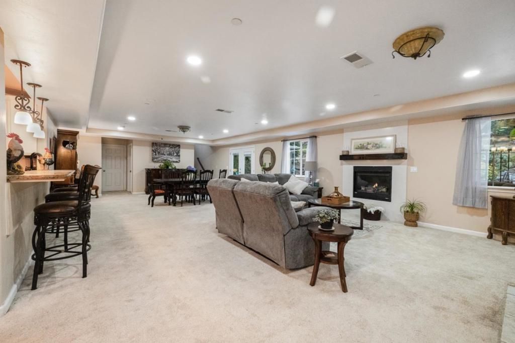 Image 8 of property listing at 18171 Berta Canyon Road, Salinas, CA 93907