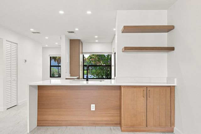 21578 JUEGO Circle 26C, Boca Raton, FL 33433