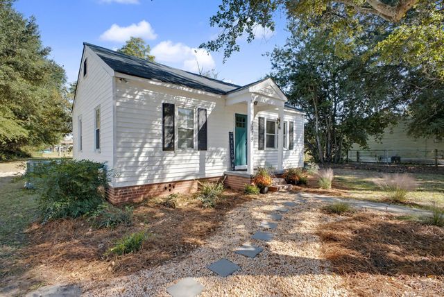 1718 Colleton Avenue SE, Aiken, SC 29801