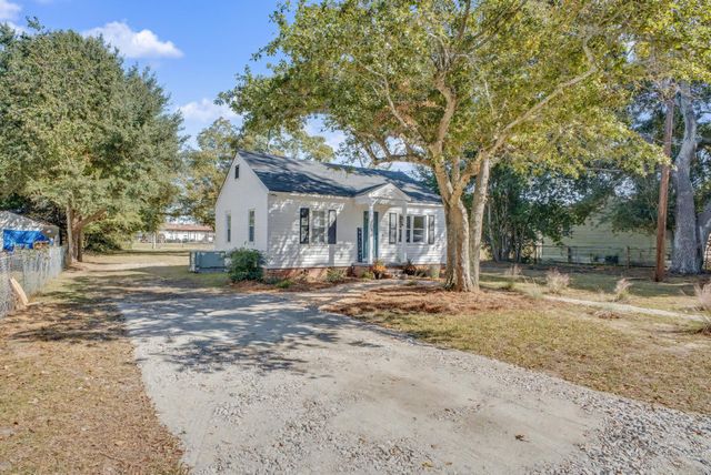 1718 Colleton Avenue SE, Aiken, SC 29801