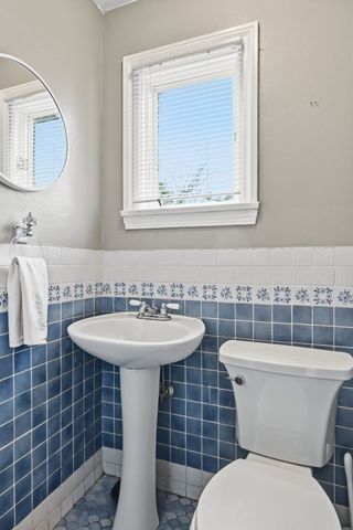 89 Abbott St, Springfield, MA 01118