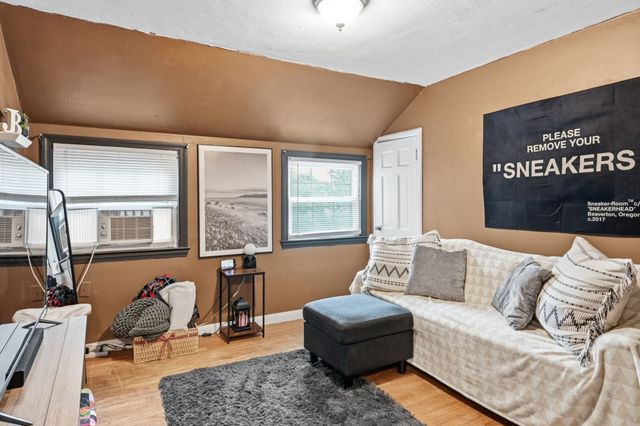 89 Abbott St, Springfield, MA 01118