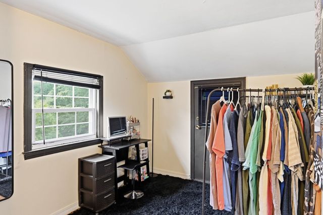 89 Abbott St, Springfield, MA 01118
