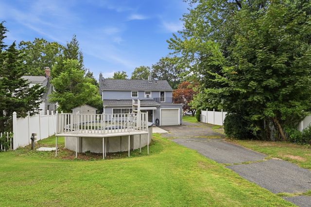 89 Abbott St, Springfield, MA 01118