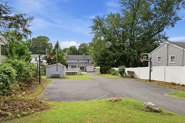 89 Abbott St, Springfield, MA 01118