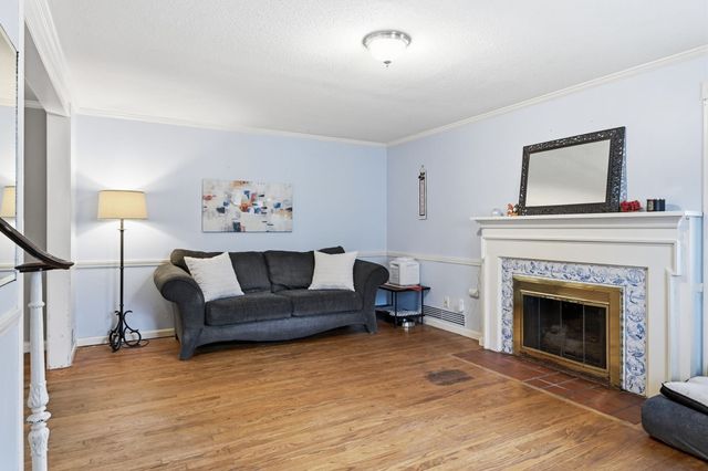 89 Abbott St, Springfield, MA 01118
