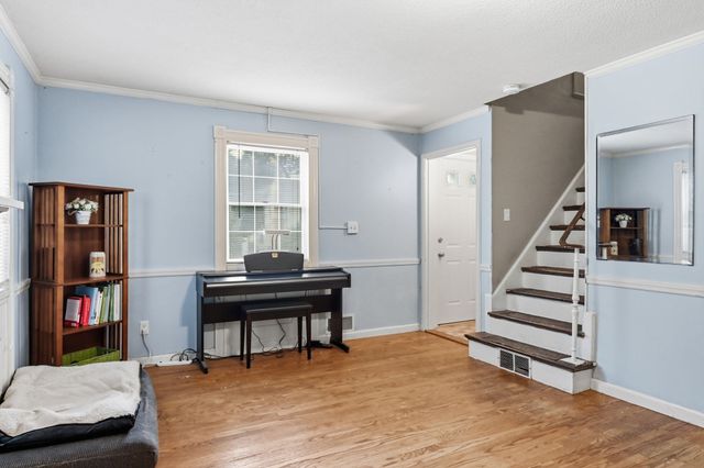 89 Abbott St, Springfield, MA 01118