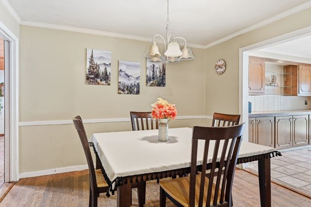 89 Abbott St, Springfield, MA 01118