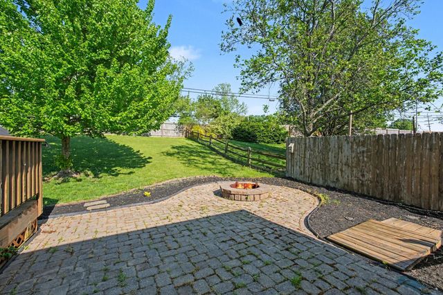 88 Surrey Court, Florence, KY 41042