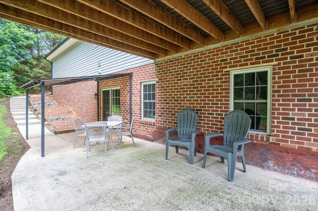 2479 Old Pond Drive, Lincolnton, NC 28092