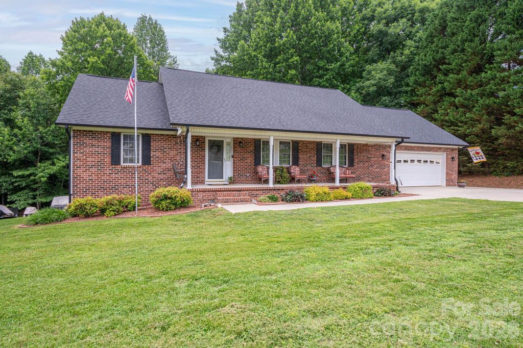 2479 Old Pond Drive, Lincolnton, NC 28092