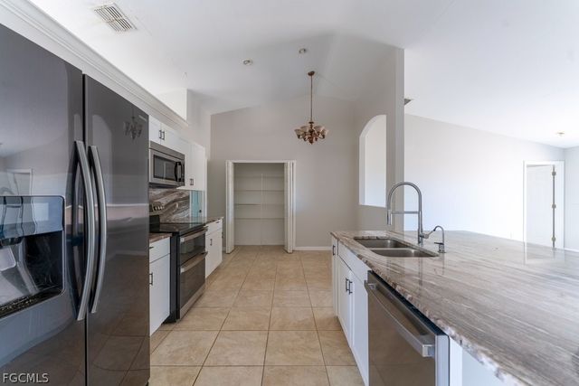 1240 NW 22nd PL, Cape Coral, FL 33993