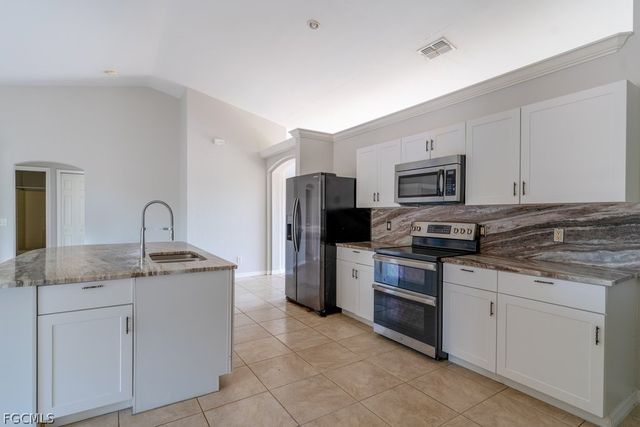 1240 NW 22nd PL, Cape Coral, FL 33993