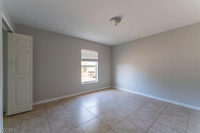 1240 NW 22nd PL, Cape Coral, FL 33993