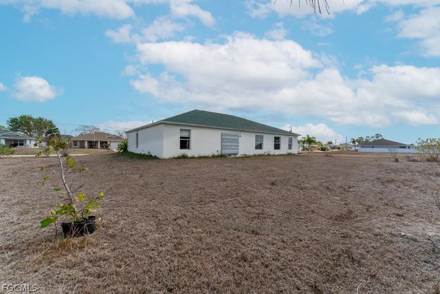 1240 NW 22nd PL, Cape Coral, FL 33993