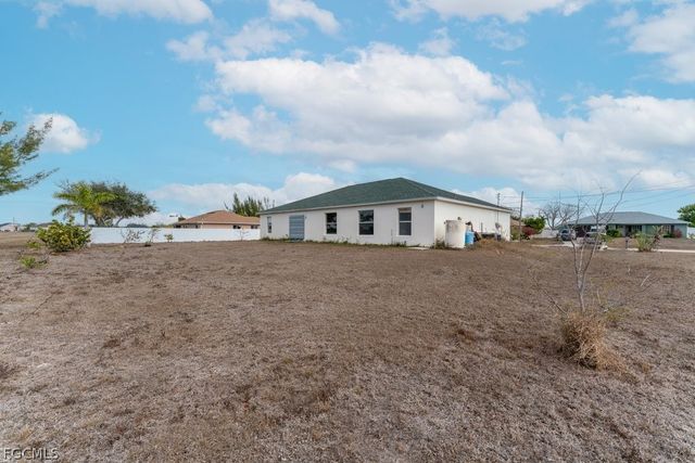 1240 NW 22nd PL, Cape Coral, FL 33993